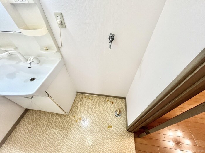 物件内観写真17　(洗濯機置場)