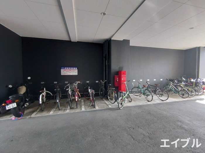 物件外観写真5　(駐輪場)