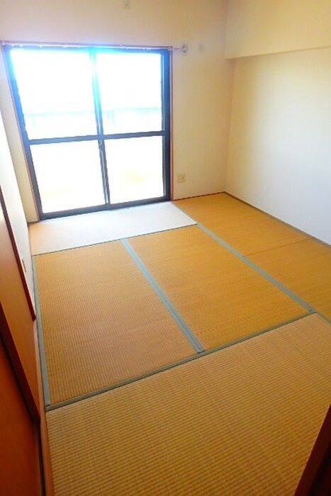 物件内観写真9　(居室)