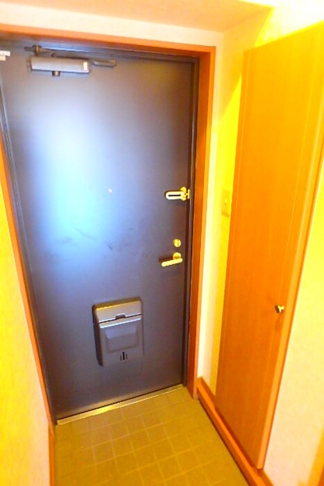 物件内観写真15　(玄関)