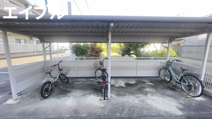 物件外観写真6　(駐輪場)