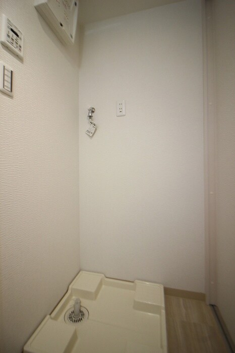 物件内観写真11　(洗濯機置場)