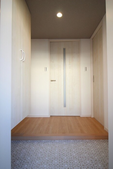 物件内観写真14　(玄関)