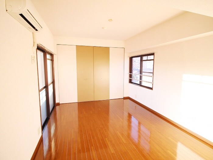 物件内観写真2　(居室)