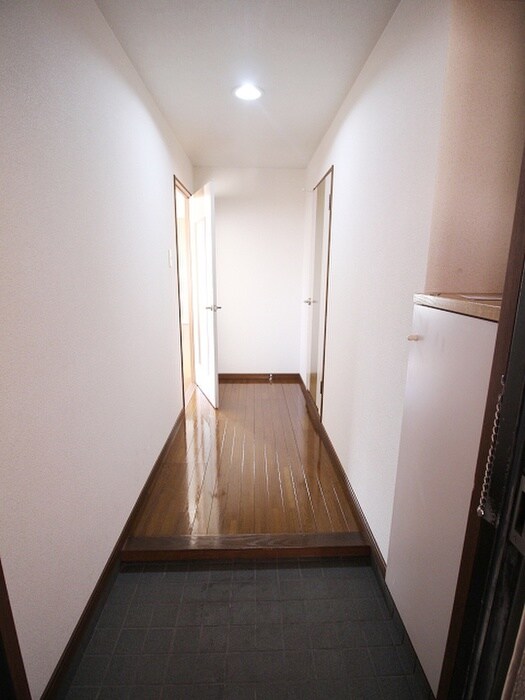物件内観写真11　(玄関)
