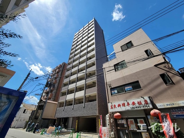 建築中