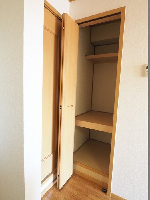 物件内観写真15　(収納)