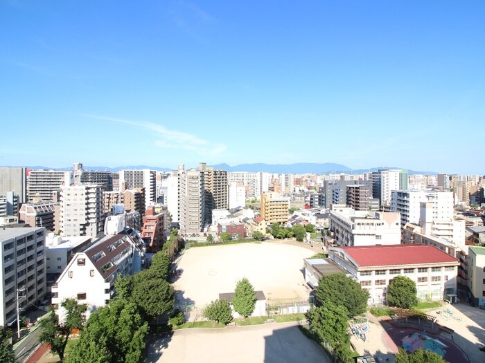 物件内観写真16　(室内からの展望)