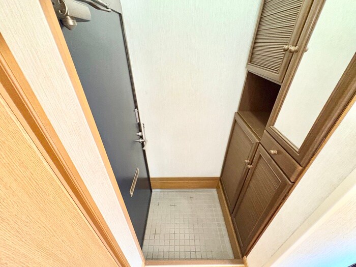 物件内観写真15　(玄関)