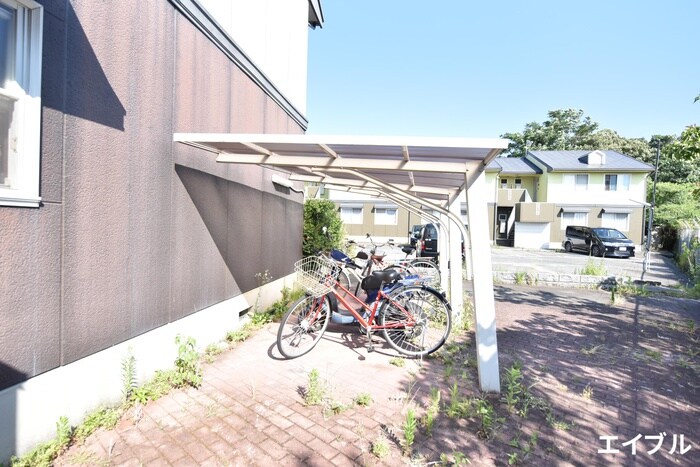 物件外観写真4　(駐輪場)