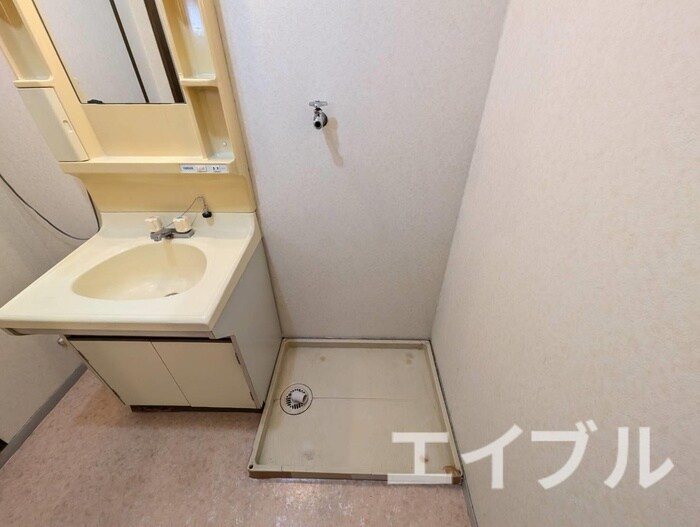 物件内観写真13　(洗濯機置場)