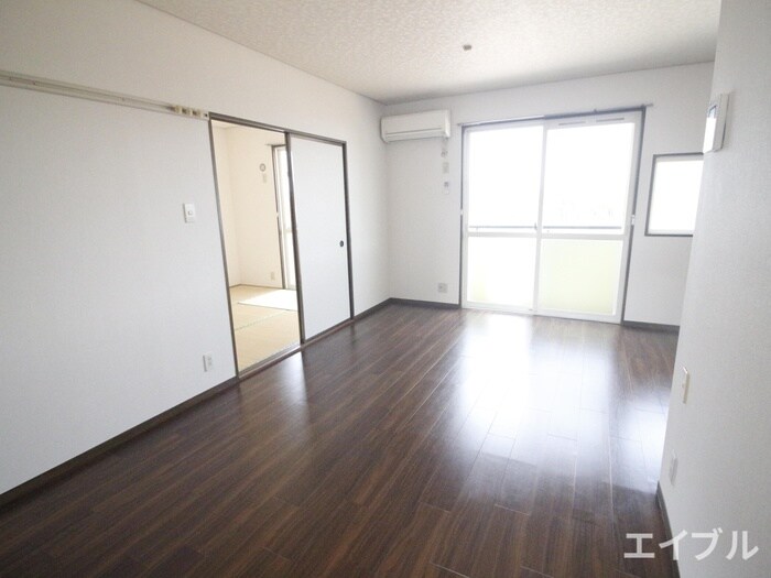 物件内観写真4　(居室)