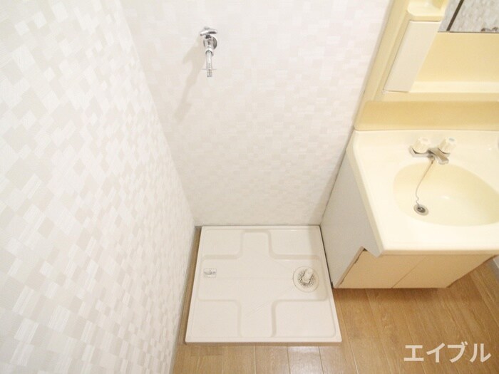 物件内観写真10　(洗濯機置場)