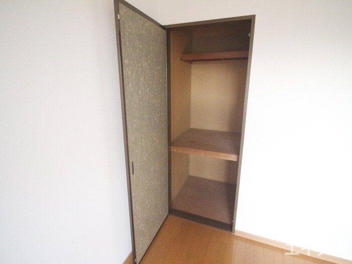 物件内観写真12　(収納)