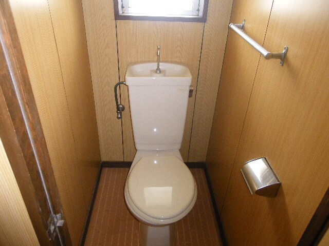 物件内観写真8　(トイレ)