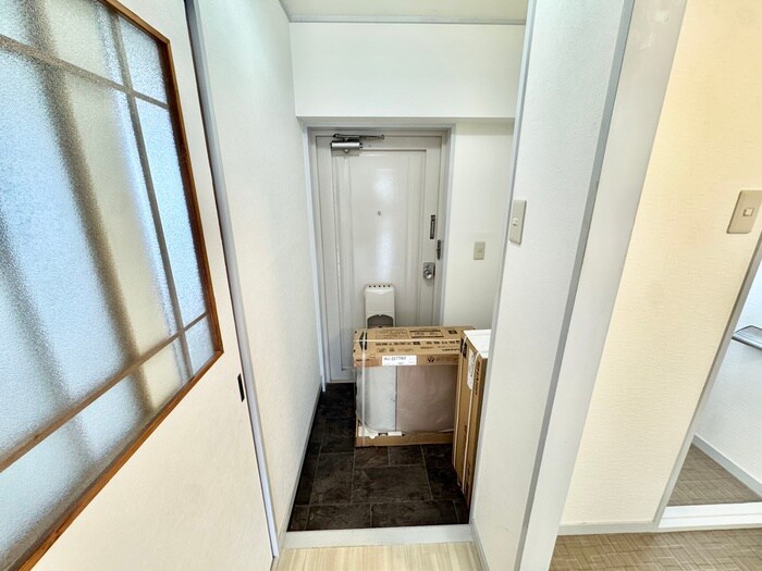 物件内観写真13　(玄関)
