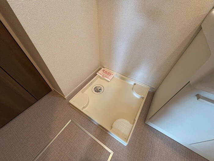 物件内観写真14　(洗濯機置場)