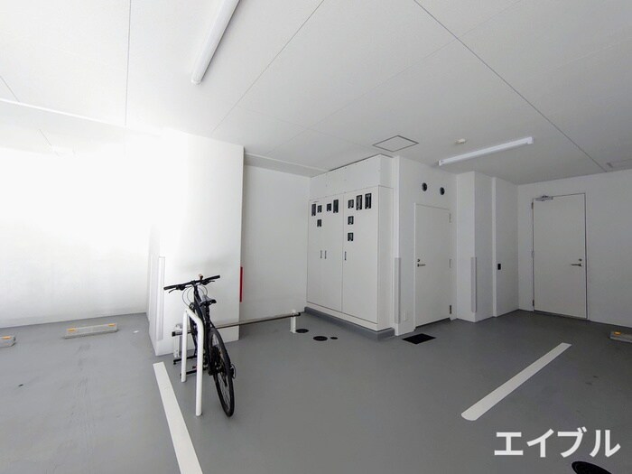 物件外観写真4　(駐輪場)