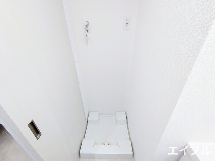 物件内観写真11　(洗濯機置場)