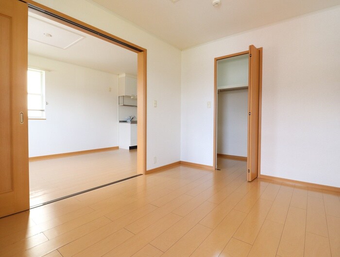 物件内観写真8　(居室)