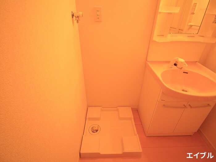 物件内観写真13　(洗濯機置場)