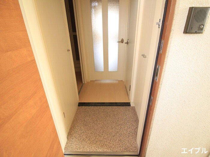 物件内観写真16　(玄関)
