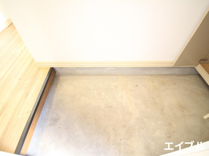 物件内観写真13　(玄関)