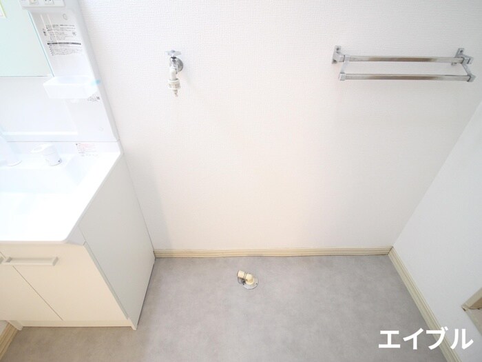 物件内観写真15　(洗濯機置場)