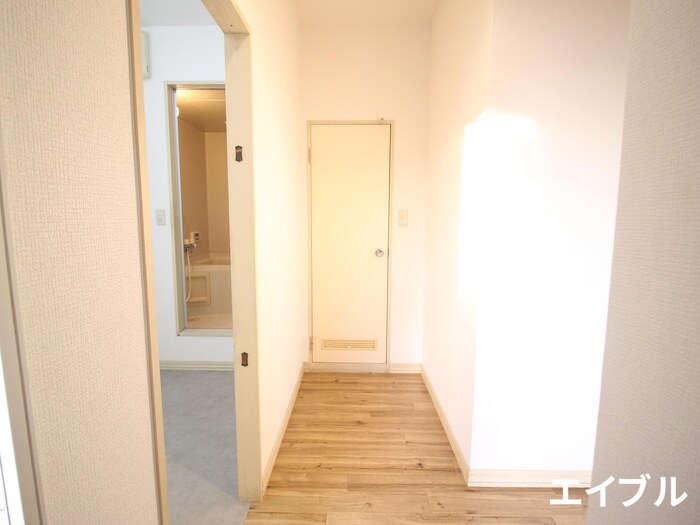 物件内観写真16　(廊下)