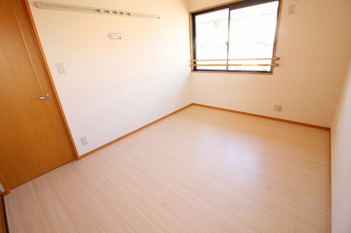 物件内観写真5　(居室)