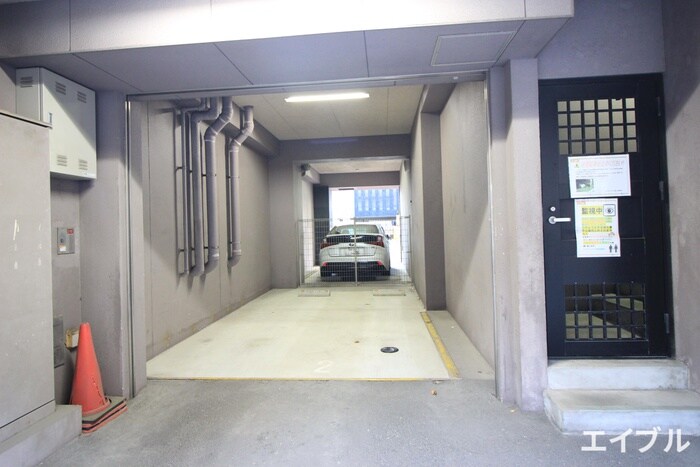 物件外観写真4　(駐車場)