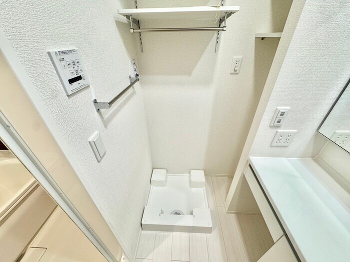 物件内観写真9　(洗濯機置場)