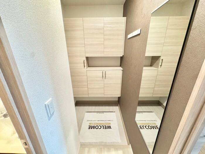 物件内観写真11　(玄関)