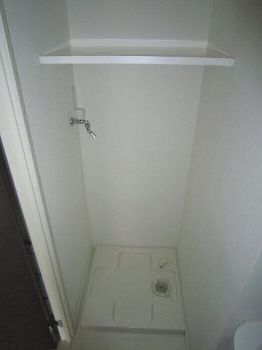 物件内観写真15　(洗濯機置場)