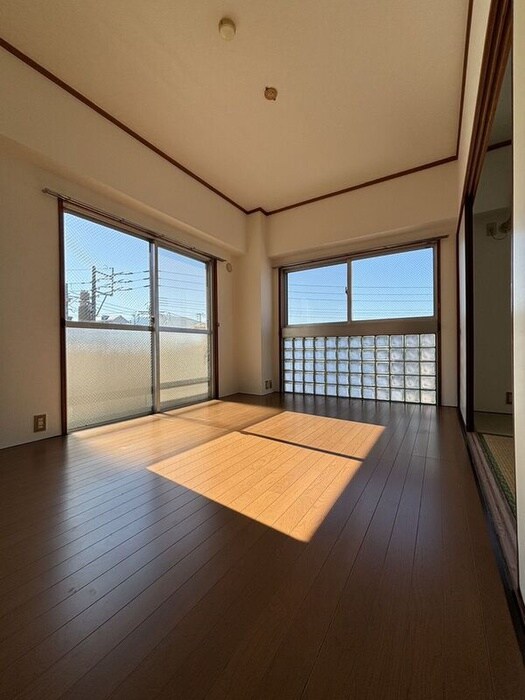 物件内観写真7　(居室)