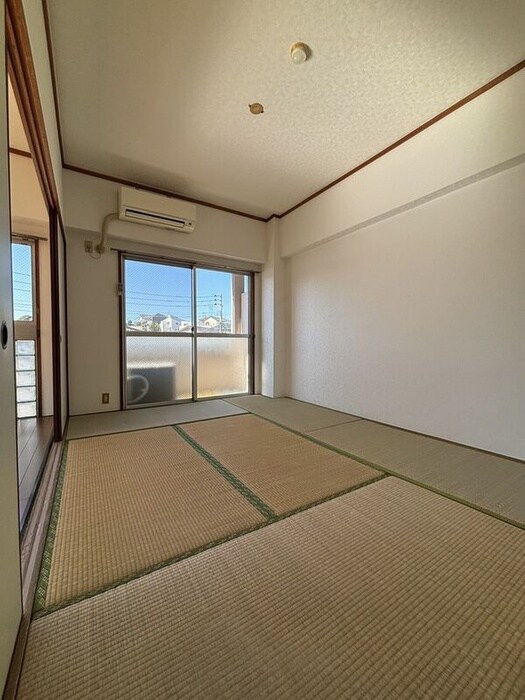 物件内観写真9　(居室)