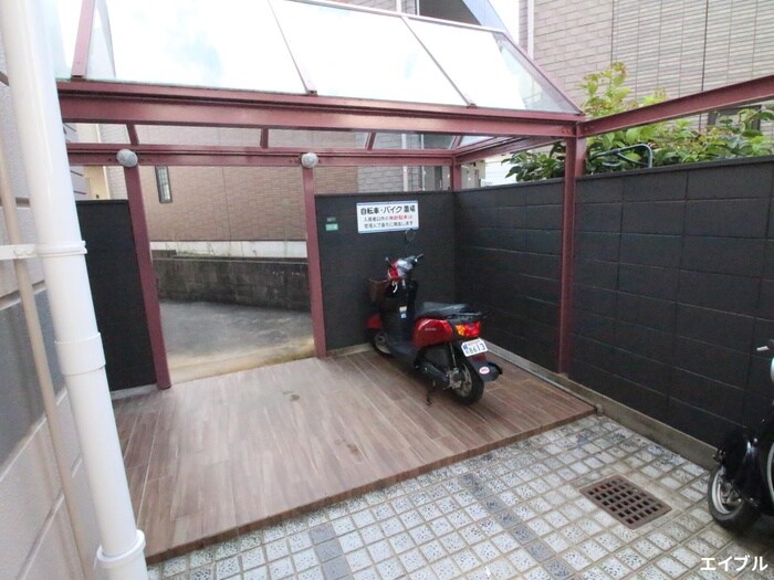 物件外観写真4　(駐車場)