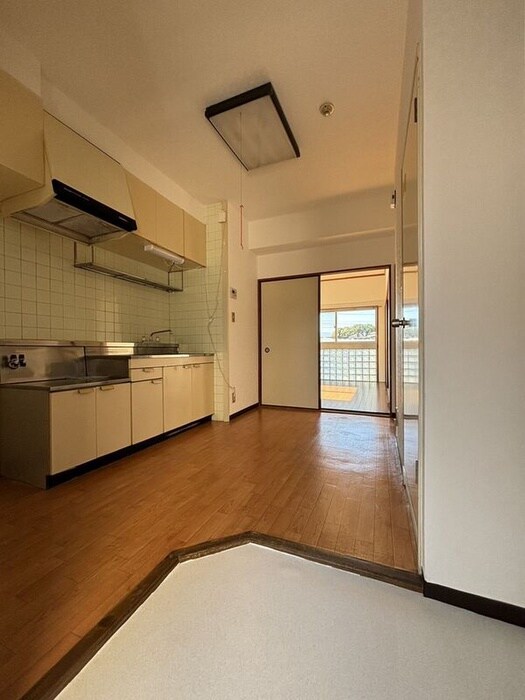 物件内観写真12　(玄関)