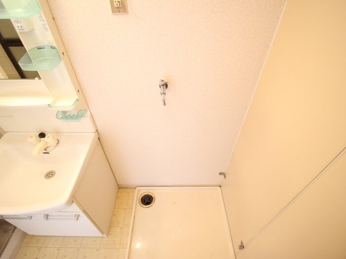 物件内観写真14　(洗濯機置場)