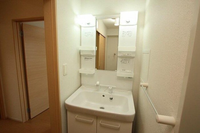 物件内観写真6　(洗面)