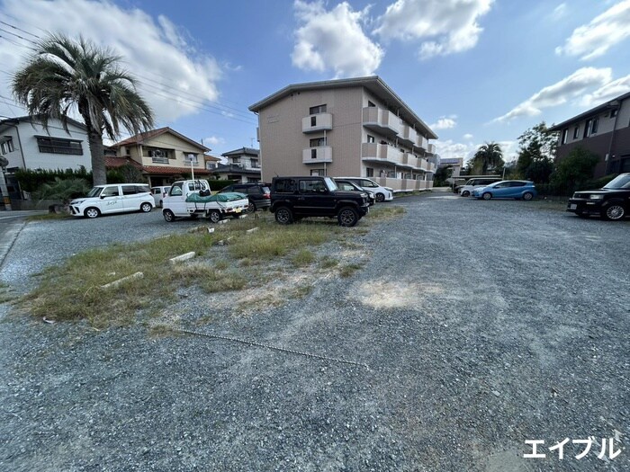 物件外観写真6　(駐車場)