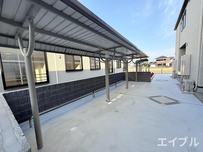 物件外観写真3　(駐輪場)