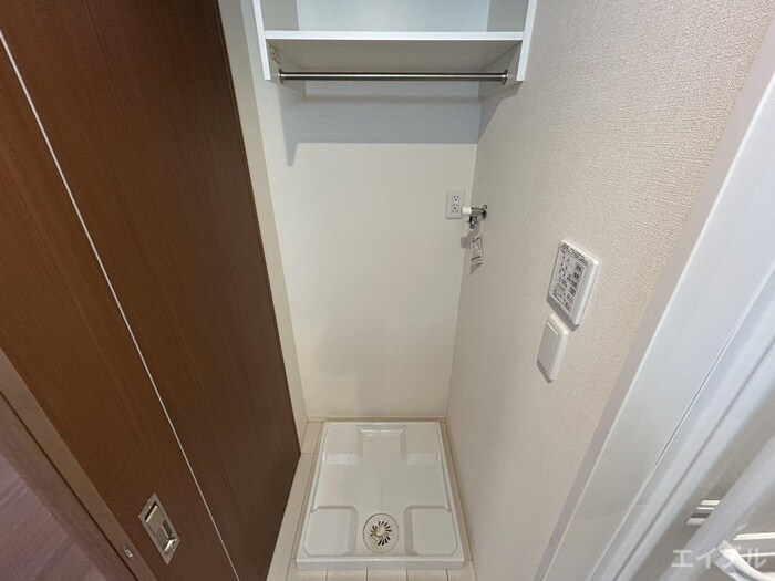 物件内観写真13　(洗濯機置場)