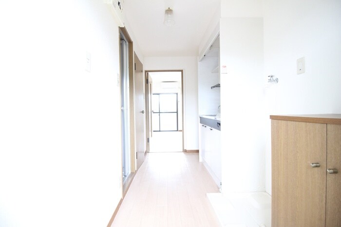 物件内観写真20　(廊下)