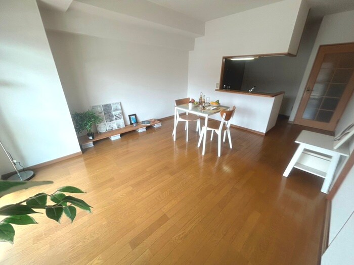 物件内観写真4　(居室)