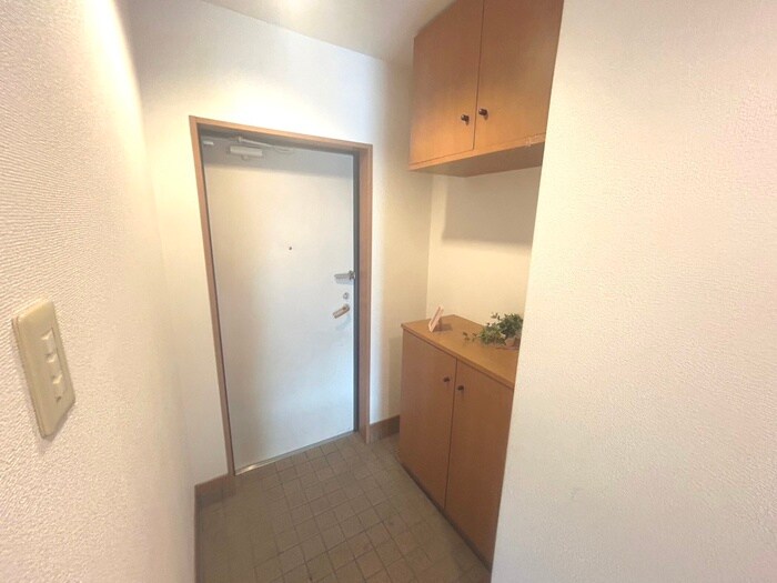 物件内観写真9　(玄関)