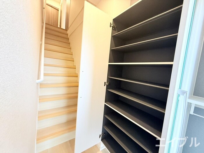 物件内観写真18　(靴箱)