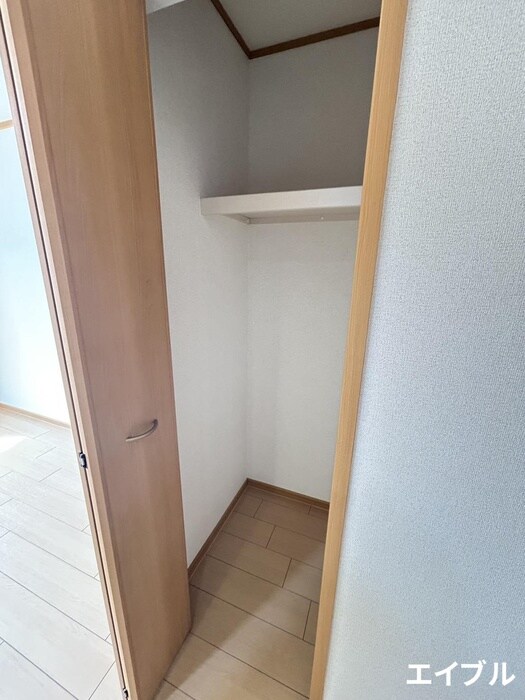 物件内観写真15　(収納)