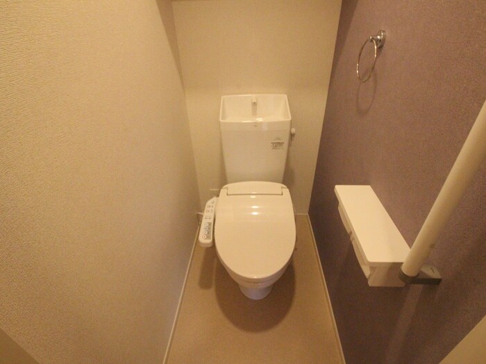 物件内観写真8　(トイレ)