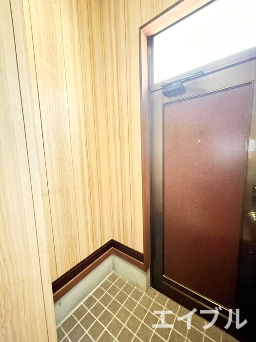 物件内観写真4　(玄関)